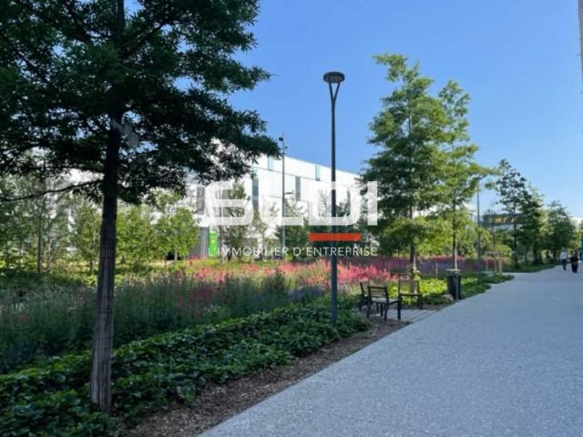Commerces A LOUER - VENISSIEUX - 169 m²