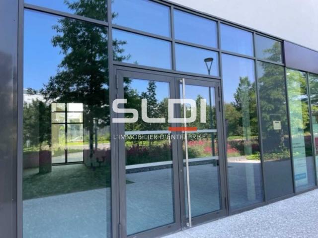 Commerces A LOUER - VENISSIEUX - 169 m²