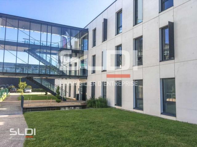 Bureaux A LOUER - SAINT PRIEST - 1 913 m²