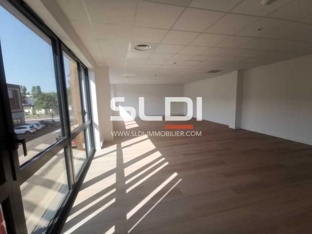 Locaux d'activités A LOUER - SAINT QUENTIN FALLAVIER - 1 460 m²