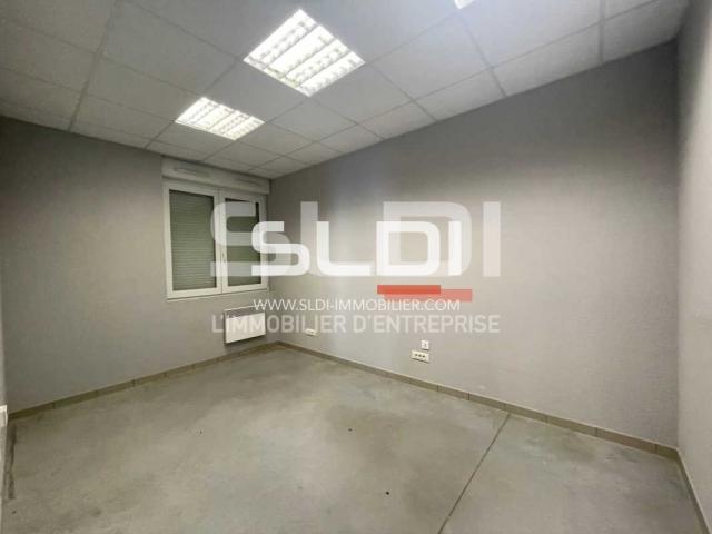 Locaux d'activités A LOUER - CHATEAUNEUF SUR ISERE - 420 m²