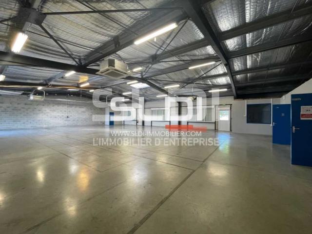 Locaux d'activités A LOUER - CHATEAUNEUF SUR ISERE - 420 m²