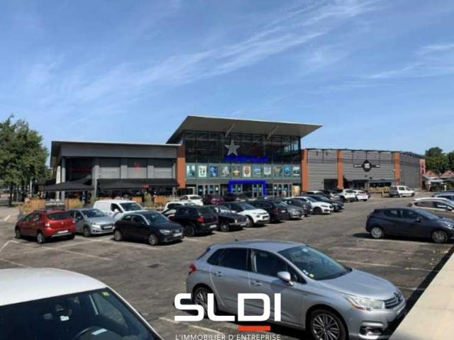 Commerces A LOUER - BOURGOIN JALLIEU - 150 m²