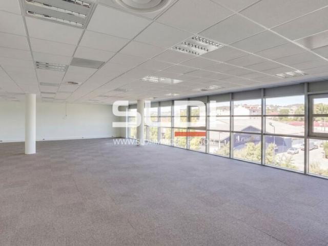 Bureaux A VENDRE - OULLINS - 1 100 m²