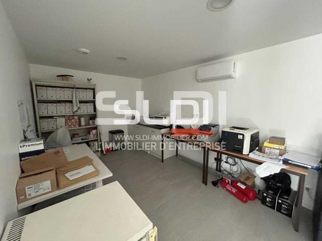 Commerces A LOUER - JASSANS RIOTTIER - 197 m²