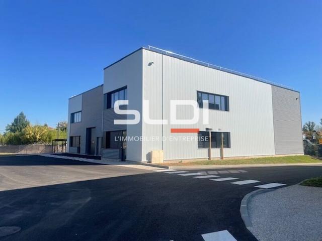 Locaux d'activités A VENDRE - OULLINS-PIERRE-BÉNITE - 2 382 m²
