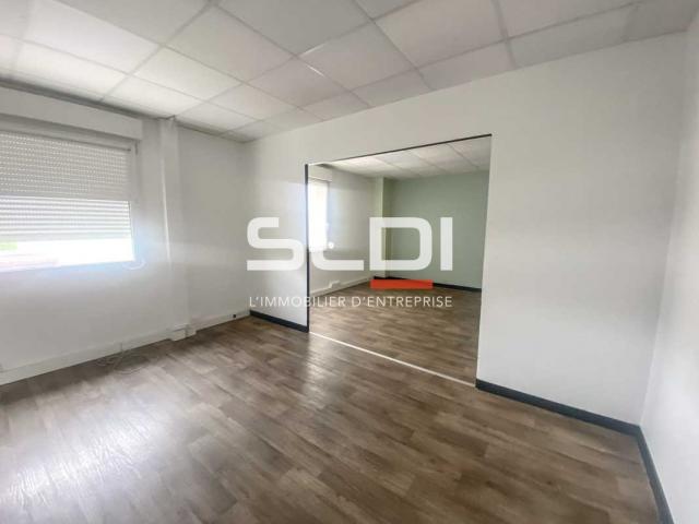 Locaux d'activités A LOUER - VILLEURBANNE - 994 m²