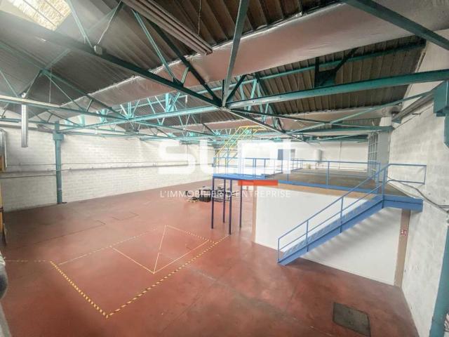 Locaux d'activités A LOUER - VILLEURBANNE - 994 m²