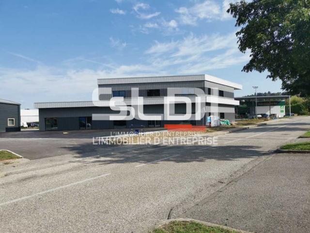 Commerces A LOUER - BOURGOIN JALLIEU - 594 m²