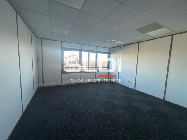 Bureaux A LOUER - LIMAS - 367 m²
