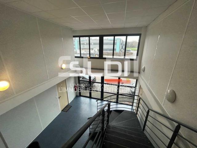 Bureaux A LOUER - GENAY - 335 m²