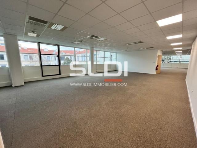 Bureaux A LOUER - LYON - 2 350 m²