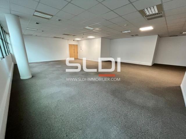 Bureaux A LOUER - LYON - 2 350 m²