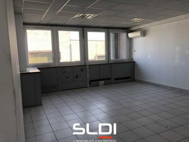 Bureaux A LOUER - DECINES CHARPIEU - 175 m²