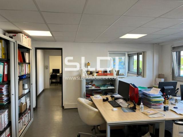 Locaux d'activités A LOUER - DECINES CHARPIEU - 1 926 m²