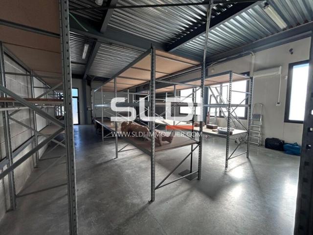 Locaux d'activités A VENDRE - MONTANAY - 133 m²