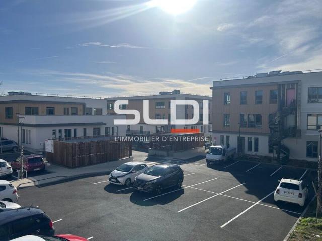 Bureaux A VENDRE - TREVOUX - 1 806 m²