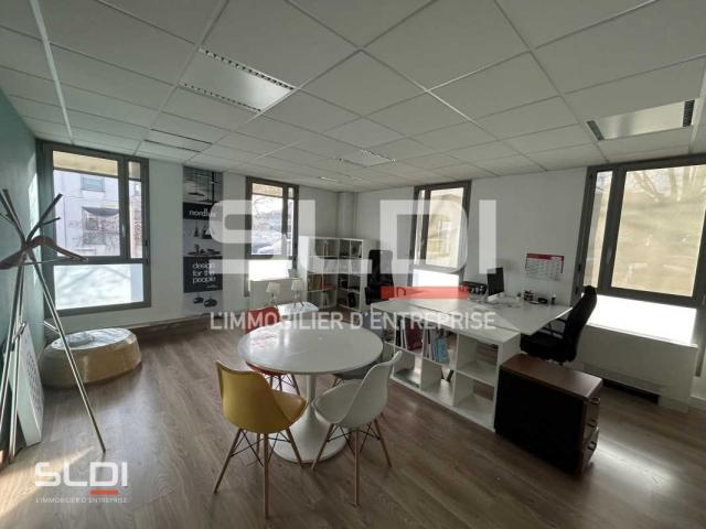Bureaux A LOUER - LIMAS - 537 m²