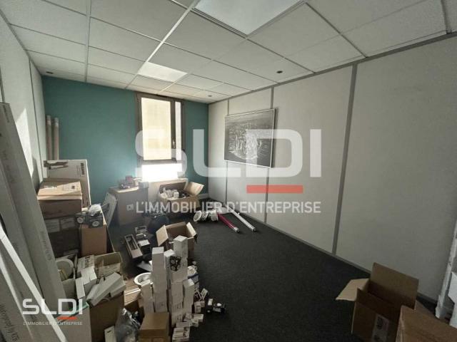 Bureaux A LOUER - LIMAS - 537 m²