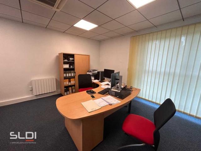 Bureaux A LOUER - LIMAS - 228 m²