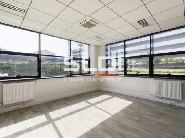 Locaux d'activités A LOUER - MIRIBEL - 9 623 m²