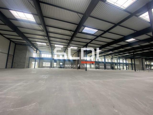 Locaux d'activités A LOUER - SAINT PRIEST - 1 198 m²