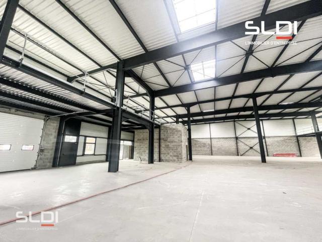 Locaux d'activités A LOUER - SAINT PRIEST - 1 198 m²