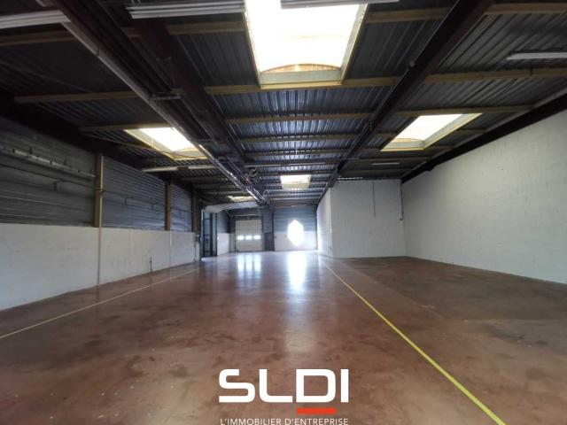 Locaux d'activités A LOUER - BOURGOIN JALLIEU - 400 m²