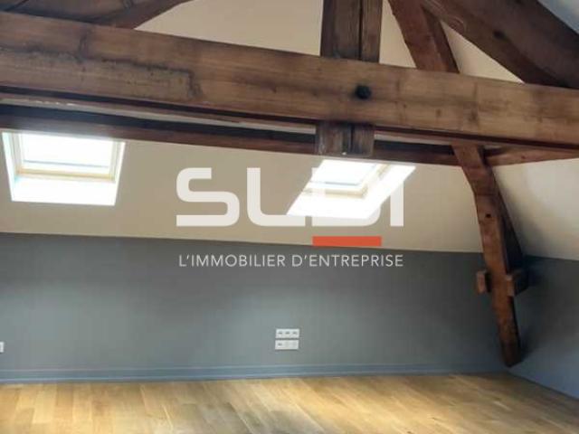 Bureaux A LOUER - FLEURIEU SUR SAONE - 122 m²