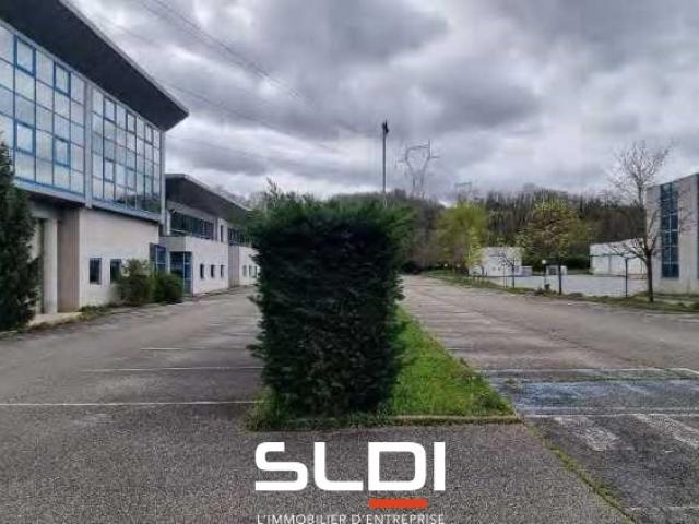 Locaux d'activités A VENDRE - CIVRIEUX D'AZERGUES - 8 555 m²