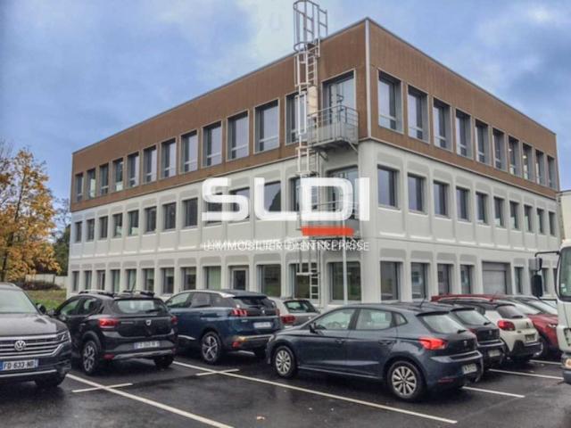 Bureaux A VENDRE OU A LOUER - DARDILLY - 204 m²