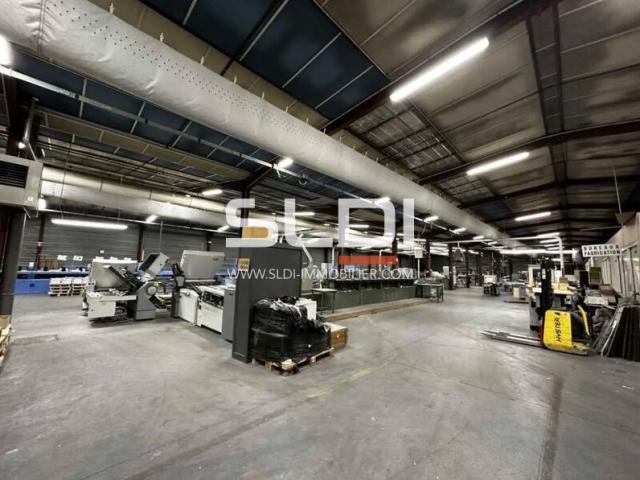 Locaux d'activités A VENDRE OU A LOUER - BRON - 1 970 m²