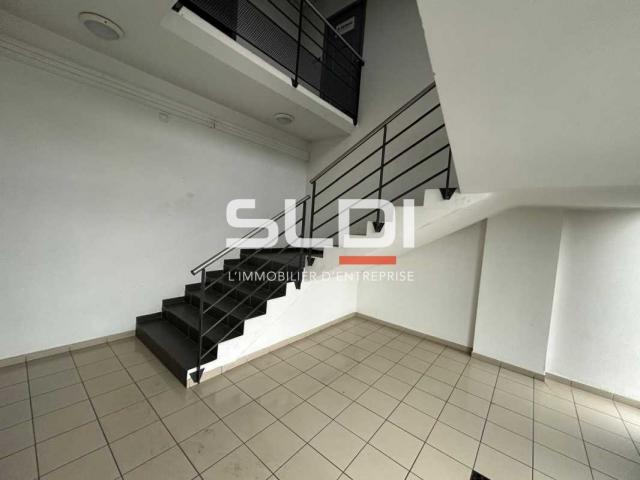 Bureaux A LOUER - LIMAS - 78 m²
