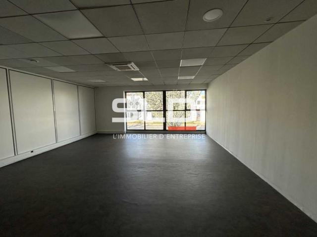 Bureaux A LOUER - LIMAS - 78 m²