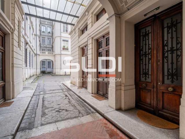 Bureaux A VENDRE - LYON - 150 m²