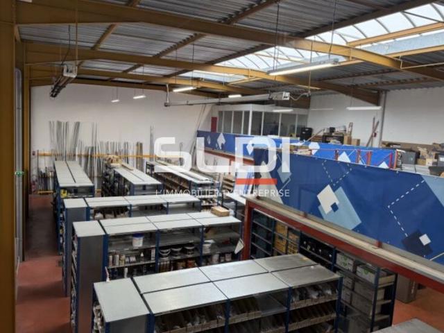 Locaux d'activités A LOUER - LYON - 1 034 m²