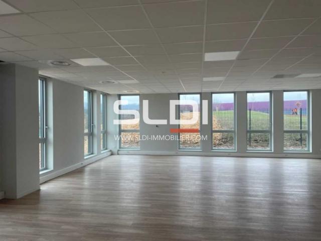 Bureaux A SOUS-LOUER - LA BOISSE - 972 m²