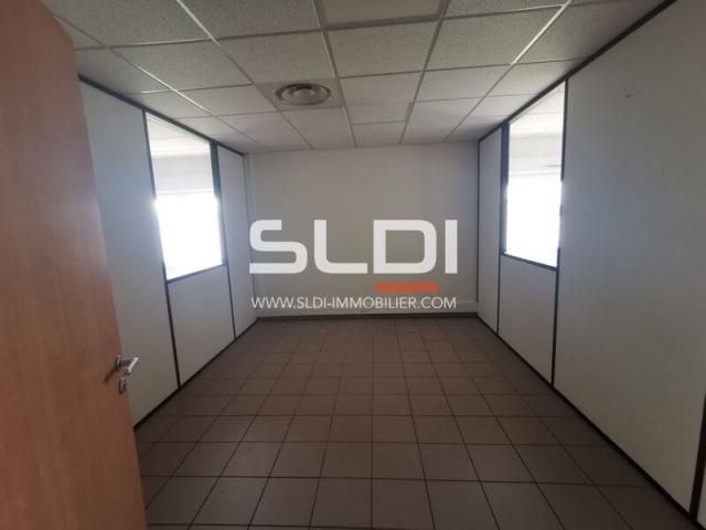 Bureaux A LOUER - SAINT PIERRE DE CHANDIEU - 140 m²