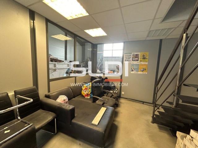 Locaux d'activités A LOUER - BEYNOST - 127 m²