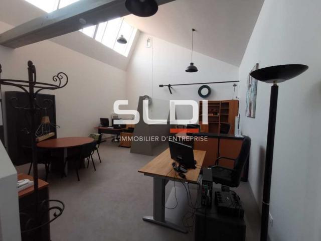 Locaux d'activités A VENDRE - BOURGOIN JALLIEU - 630 m²