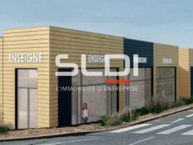 Commerces A LOUER - LIMAS - 579 m²