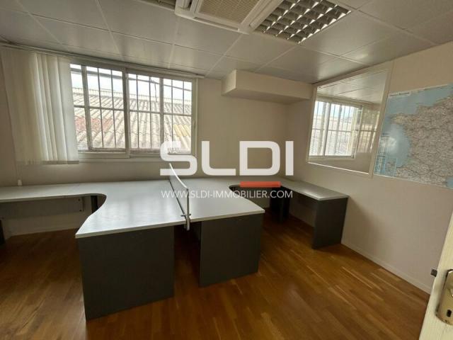 Bureaux A LOUER - NEUVILLE SUR SAONE - 477 m²