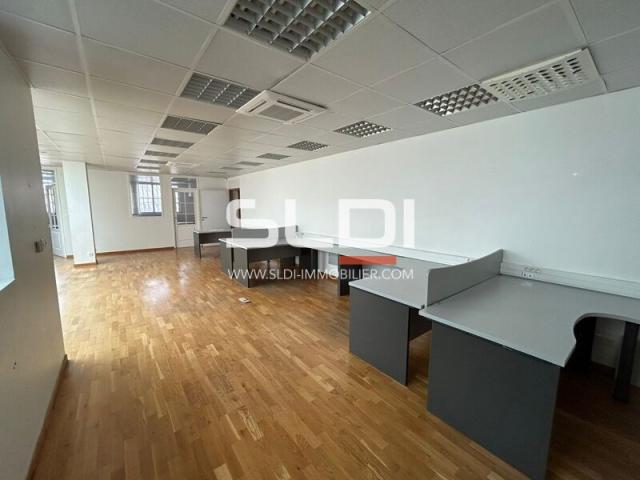 Bureaux A LOUER - NEUVILLE SUR SAONE - 477 m²