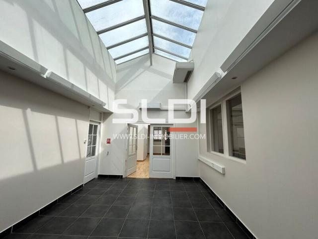 Bureaux A LOUER - NEUVILLE SUR SAONE - 477 m²
