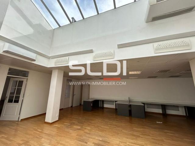Bureaux A LOUER - NEUVILLE SUR SAONE - 477 m²