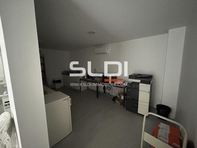 Commerces A LOUER - JASSANS RIOTTIER - 224 m²