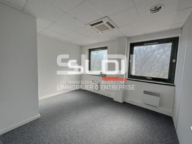 Bureaux A LOUER - LIMONEST - 92 m²