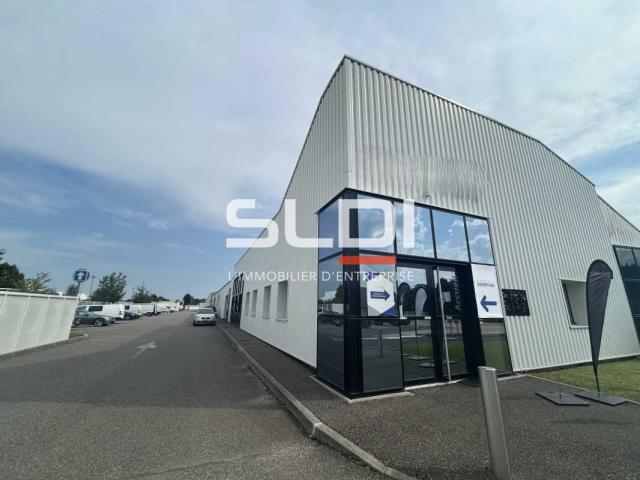 Locaux d'activités A LOUER - REYRIEUX - 3 001 m²