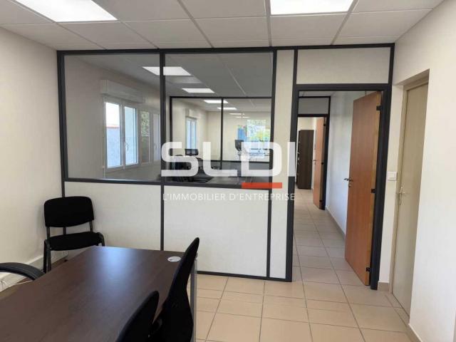 Bureaux A LOUER - TOUSSIEU - 187 m²