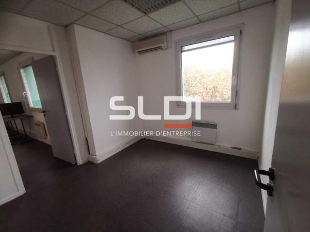 Bureaux A LOUER - TOUSSIEU - 187 m²